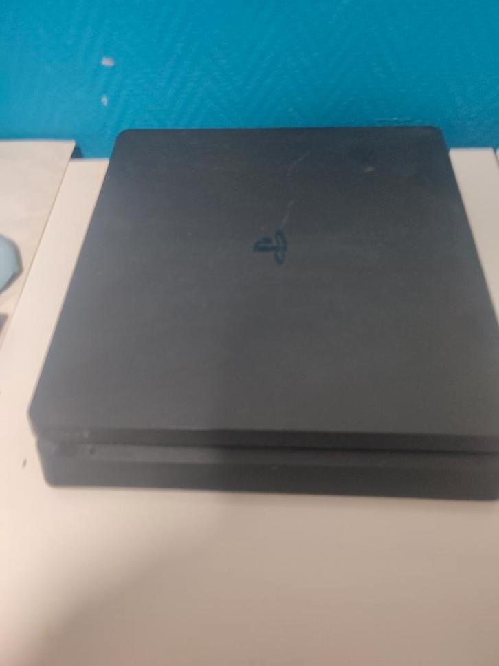PlayStation 4 slim 1 terra avec accessoires, Games en Spelcomputers, Spelcomputers | Sony PlayStation 4, Slim, Ophalen