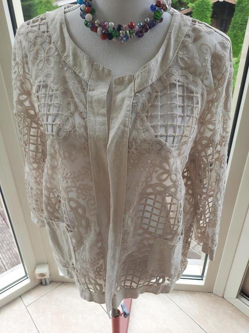 Mooi vest MADE IN ITALY - L/ XL, Kleding | Dames, Truien en Vesten, Zo goed als nieuw, Maat 42/44 (L), Beige, Ophalen of Verzenden