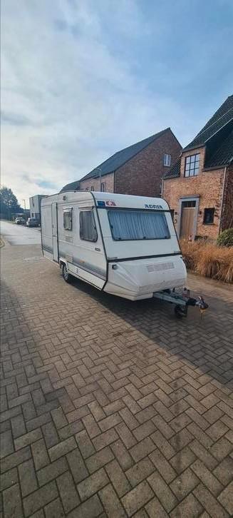 Adria Optima 5-persoons caravan, Caravans en Kamperen, Caravans, Particulier, tot en met 5, 750 - 1000 kg, Rondzit, Adria, 2 aparte bedden