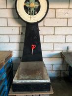 Oude perfect werkende weegschaal, Ophalen