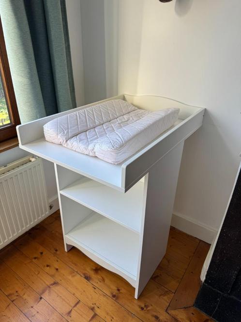 Table à langer Idea avec coussin à langer – Pratique et comp, Kinderen en Baby's, Badjes en Verzorging, Zo goed als nieuw, Aankleedkussen