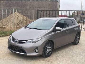 Toyota Auris HEV 1.8i HSD Dynamic CVT beschikbaar voor biedingen
