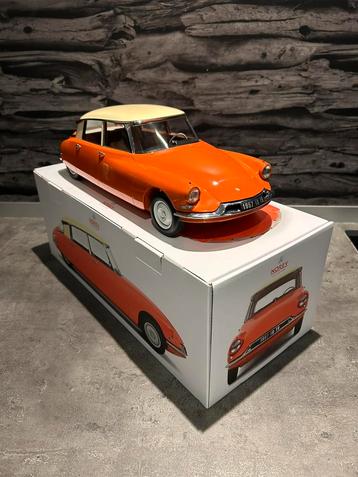 1:12 Norev Citroën ID 19 1957 oranje & creme beschikbaar voor biedingen