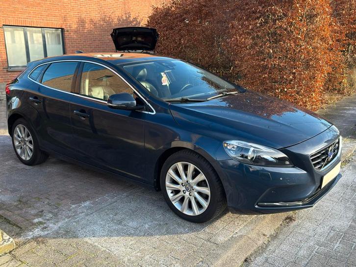 Volvo V40 1.6 D2 Summum, Autos, Volvo, Particulier, V40, ABS, Caméra de recul, Phares directionnels, Airbags, Air conditionné