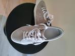 sneakers merk Furla mt 39 kleur Taupe met bloem, Ophalen, Furla, Beige, Zo goed als nieuw