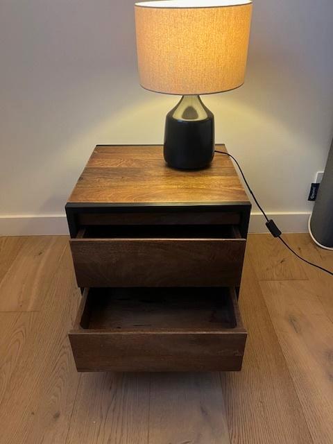 Set Nachtkastjes te koop - Zeer goede staat, Huis en Inrichting, Slaapkamer | Nachtkastjes, Zo goed als nieuw, Minder dan 55 cm