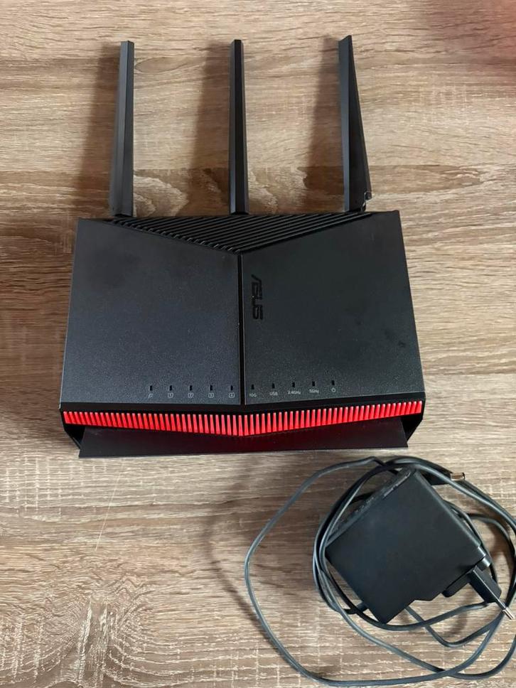 Asus RT-BE86u router met garantie (6maanden oud), Computers en Software, Routers en Modems, Zo goed als nieuw, Router, Ophalen of Verzenden
