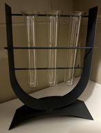 Metalen harpdecoratie met 3 soliflores, Huis en Inrichting, Woonaccessoires | Vazen, Ophalen, Overige materialen, Zwart, Zo goed als nieuw