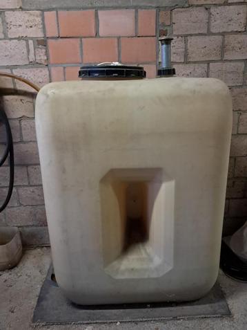 Auto mazouttank beschikbaar voor biedingen