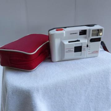 Hanimex 35 ESM vintage camera met rood hoesje.