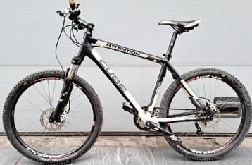 2 vélos VTT CUBE état nickel prix450 par pièce 0489813734 beschikbaar voor biedingen
