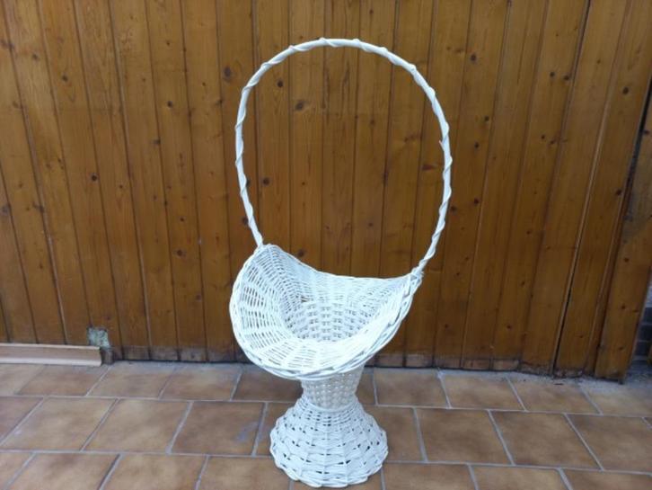 Rieten witte manden - Voor suikerbonen & feestdecoratie, Hobby en Vrije tijd, Feestartikelen, Nieuw, Feestartikel, Ophalen