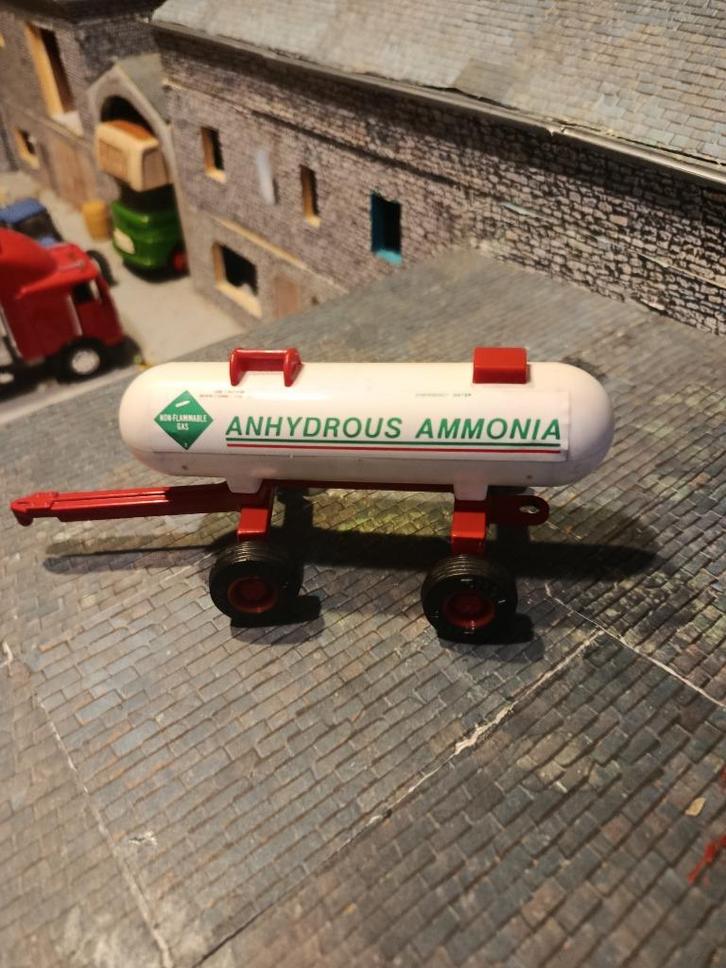 Case IH Ertl  Anhydrous Ammonia Verspreidende tank, Hobby en Vrije tijd, Modelauto's | 1:32, Zo goed als nieuw, Tractor of Landbouw