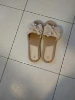 badslippers, Beige, Sandalen of Muiltjes, Ophalen of Verzenden, Zo goed als nieuw