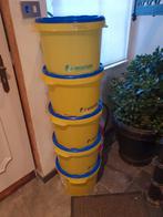 Plastiek emmers, Enlèvement