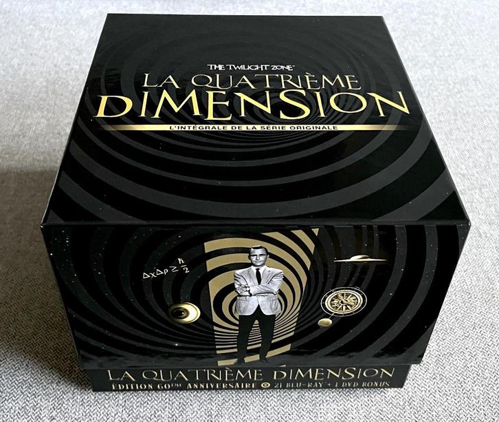 LA 4ème DIMENSION - COLLECTOR / 21 BLURAY + 1dvd + 2 Livrets, CD & DVD, Blu-ray, Comme neuf, TV & Séries télévisées, Coffret, Enlèvement ou Envoi
