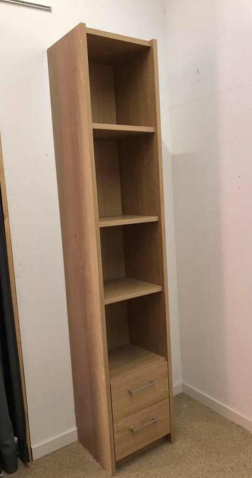 Boekenkast 35,5x38,5x198,5cm beschikbaar voor biedingen