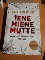 Boek Iene Miene mutte thriller, Comme neuf, M.j.Arlidge, Enlèvement