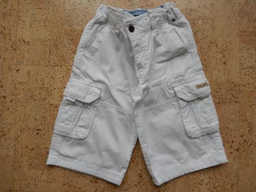 witte short communie collectie Tommy Hilfiger maat 122, Enfants & Bébés, Vêtements enfant | Taille 122, Comme neuf, Garçon, Pantalon