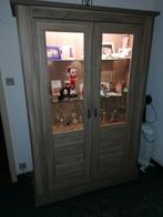 Vaisselier rétro-éclairé moderne, Enlèvement