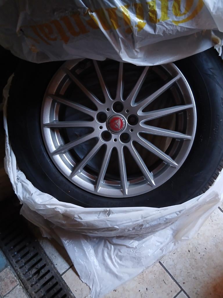 4 pneu bridgestone de neige pour jaguard avec jantes en alli, Enlèvement