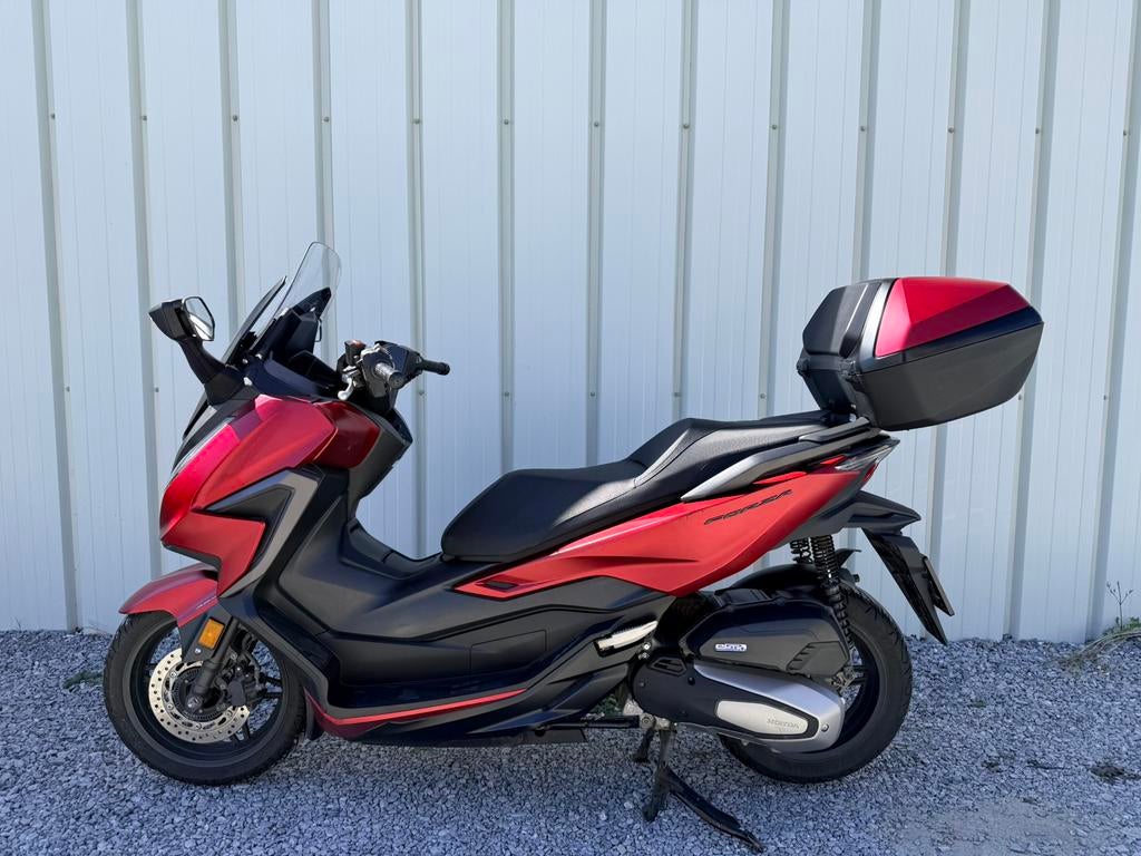 Honda Forza 125cc van 2022 met slechts 11000km, Scooter, Occasion, Bedrijf, 125 cc