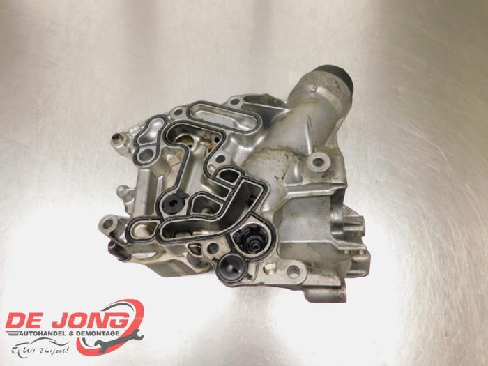 Oliefilterhuis van een Mercedes E-Klasse, Gebruikt, -, Ophalen of Verzenden, -