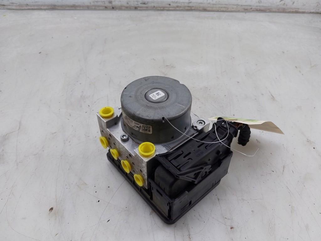 BLOC ABS (FREINS ANTI-BLOCAGE) Ford Fiesta 7, Henry-Ford-Straße  1
50735  Köln, DE, Ford-Werke GmbH, Kunden@ford.com, Ford