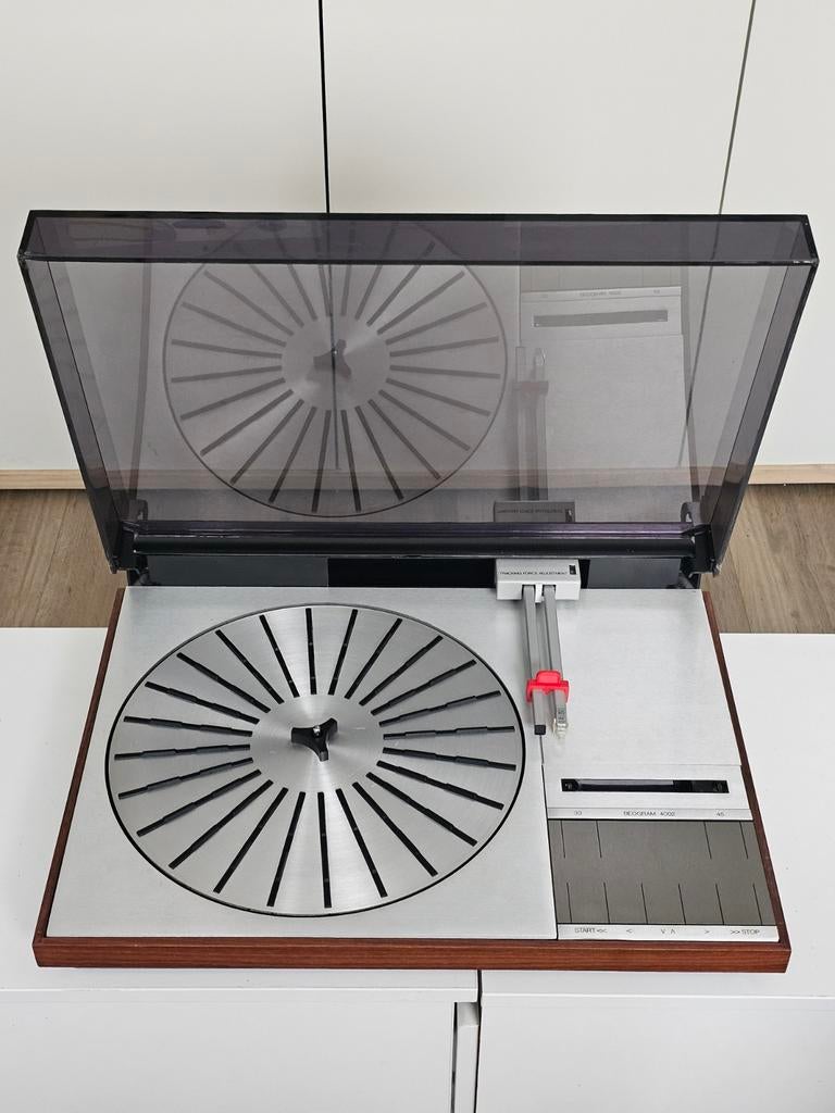 Bang et Olufsen Beogram 4002, Enlèvement