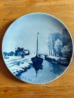 Wandbord #138 naar L. Apol winterlandschap boot in gracht, Antiek en Kunst, Ophalen