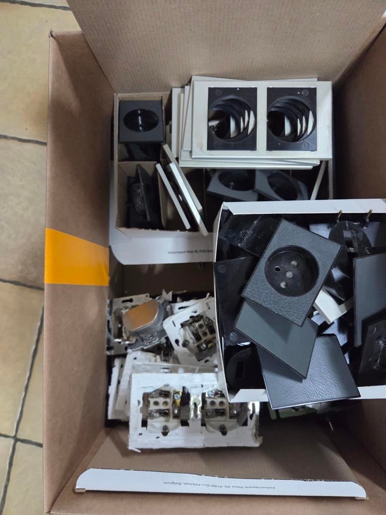 Niko inter 70 schakelmateriaal, Enlèvement