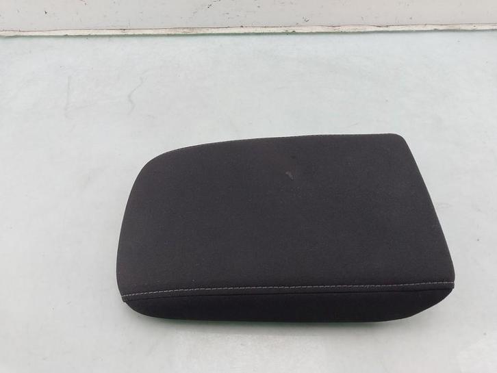 ACCOUDOIR CENTRAL Tiguan (AD1) (|5TA864207B|5TA864207BAMK|), Autos : Pièces & Accessoires, Habitacle & Garnissage, Volkswagen