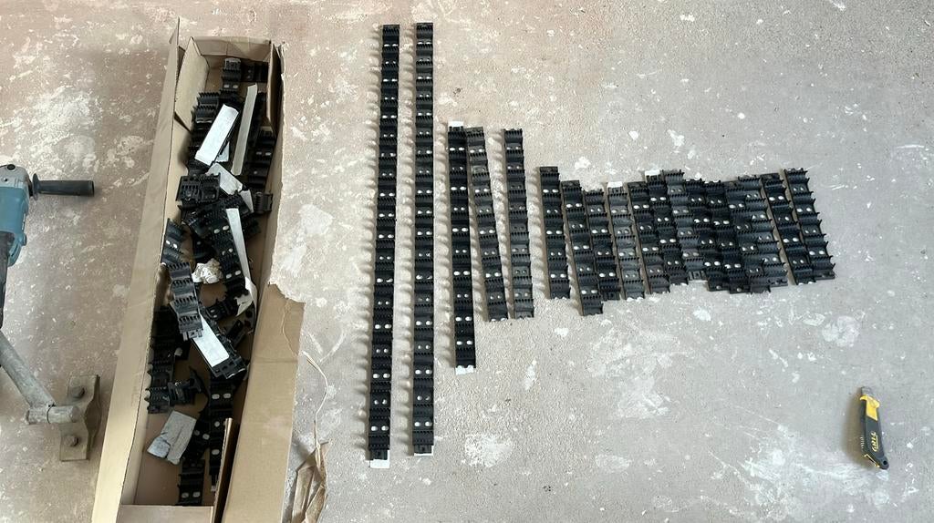 Bevestigingsrails voor vloerverwarming, Ophalen, Zo goed als nieuw