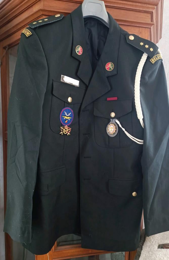 Veste officier de police militaire, Collections, Enlèvement