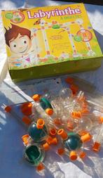 Labyrint om insecten in te zien rondkruipen, Hobby en Vrije tijd, Ophalen