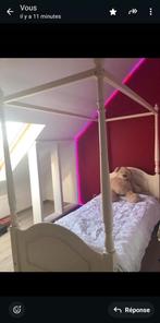 Deux chambres a coucher comme neuves A DONNER GRATUITEMENT,