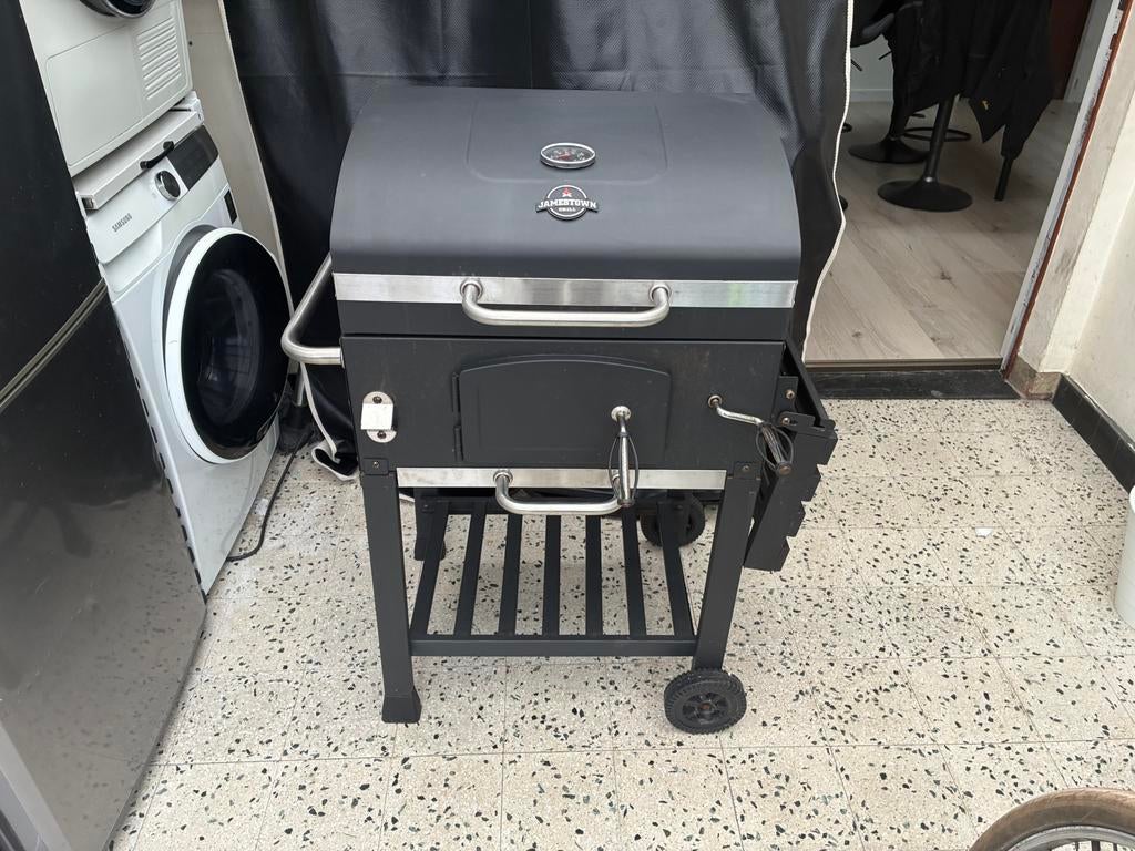 Bbq jamestown met gietijzeren grill en warmhoudrek, Tuin en Terras, Ophalen, Zo goed als nieuw