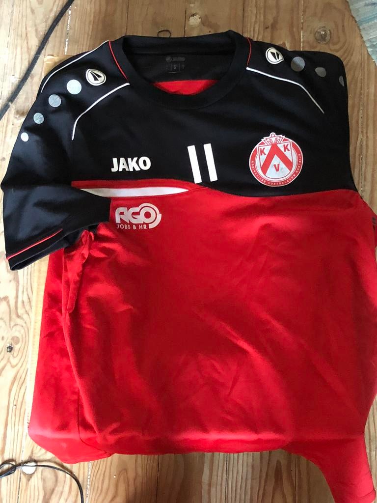 KVK Kortrijk voetbaltruitje, Sport en Fitness, Voetbal, Maat M, Ophalen, Gebruikt, Shirt