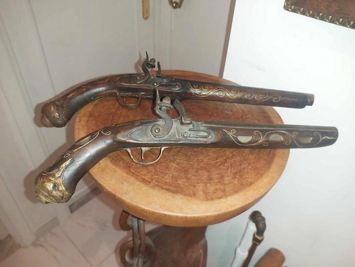 Ensemble unique de fusils de pirates — Répliques décoratives, Antiquités & Art, Antiquités | Autres Antiquités, Enlèvement
