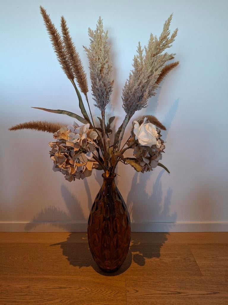 Decoratieve vaas met droogbloemen, Ophalen