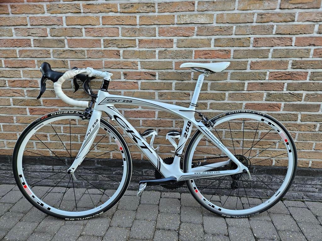 Koersfiets CKT 258 carbon, Gebruikt, Carbon, Velgrem, 15 tot 20 versnellingen