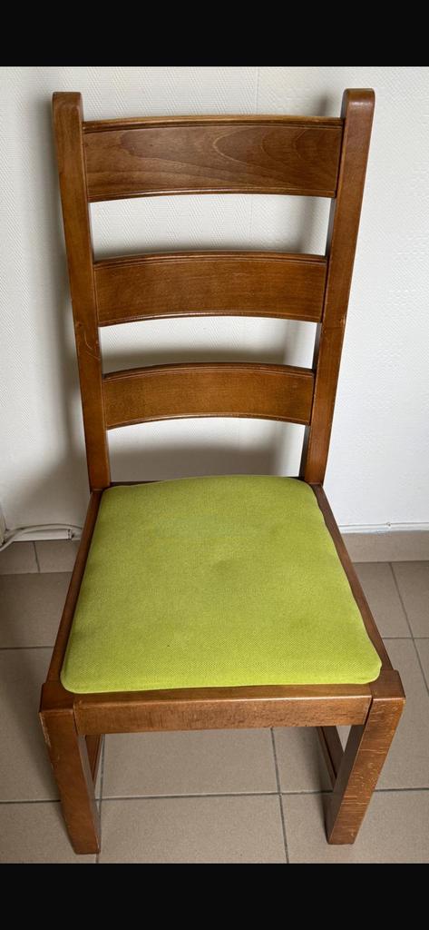 Gratuit: 4 chaises en bois, Antiquités & Art, Enlèvement