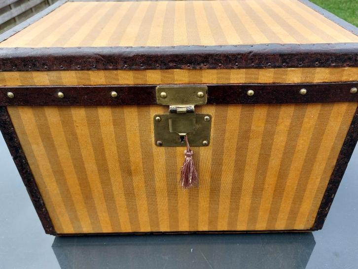 Louis Vuitton koffer antiek en 100% authentiek!, Handtassen en Accessoires, Koffers, Zo goed als nieuw, Overige materialen, Ophalen