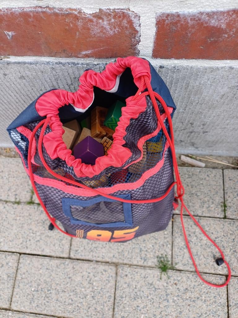 Houten blokjes, Ophalen