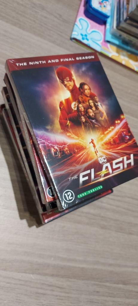 Dvd série complète "Flash " en français et autres 9 coffret, CD & DVD, DVD | TV & Séries télévisées, Coffret, Science-Fiction et Fantasy