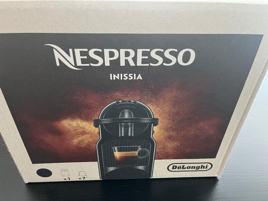 NIEUW Nespresso Inissia zwart, Elektronische apparatuur, Koffiezetapparaten, Ophalen of Verzenden, Nieuw