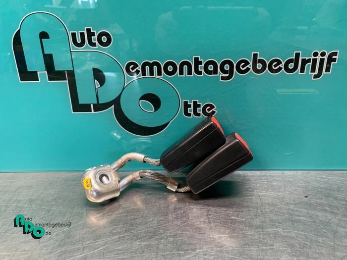 Veiligheidsgordel Insteek links-achter van een Volkswagen Go, Auto-onderdelen, Interieur en Bekleding, Volkswagen, Gebruikt, 3 maanden garantie
