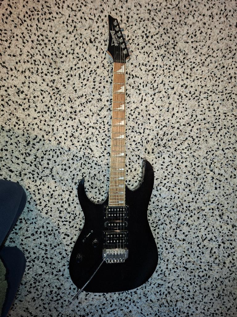 Linkshandige elektrische gitaar Ibanez, Musique & Instruments, Instruments à corde | Guitares | Électriques, Enlèvement, Comme neuf