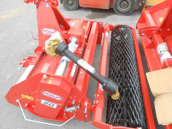 Enffouisseur de pierres SG 160, Articles professionnels, Agriculture | Tracteurs, jusqu'à 2500, New Holland, jusqu'à 80 ch, Neuf