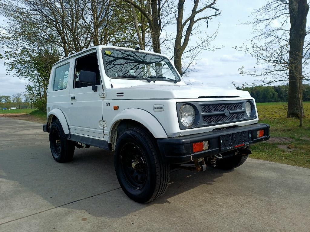 suzuki samurai bj:1993**roestvrij**, Auto's, Suzuki, Stof, 4 cilinders, Radio, Wit